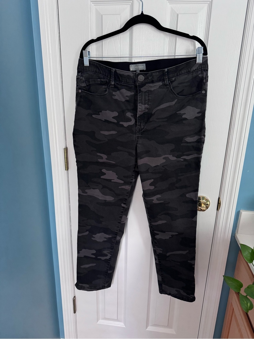 Wit & Wisdom Black Gray Camo Ankle Jeans
